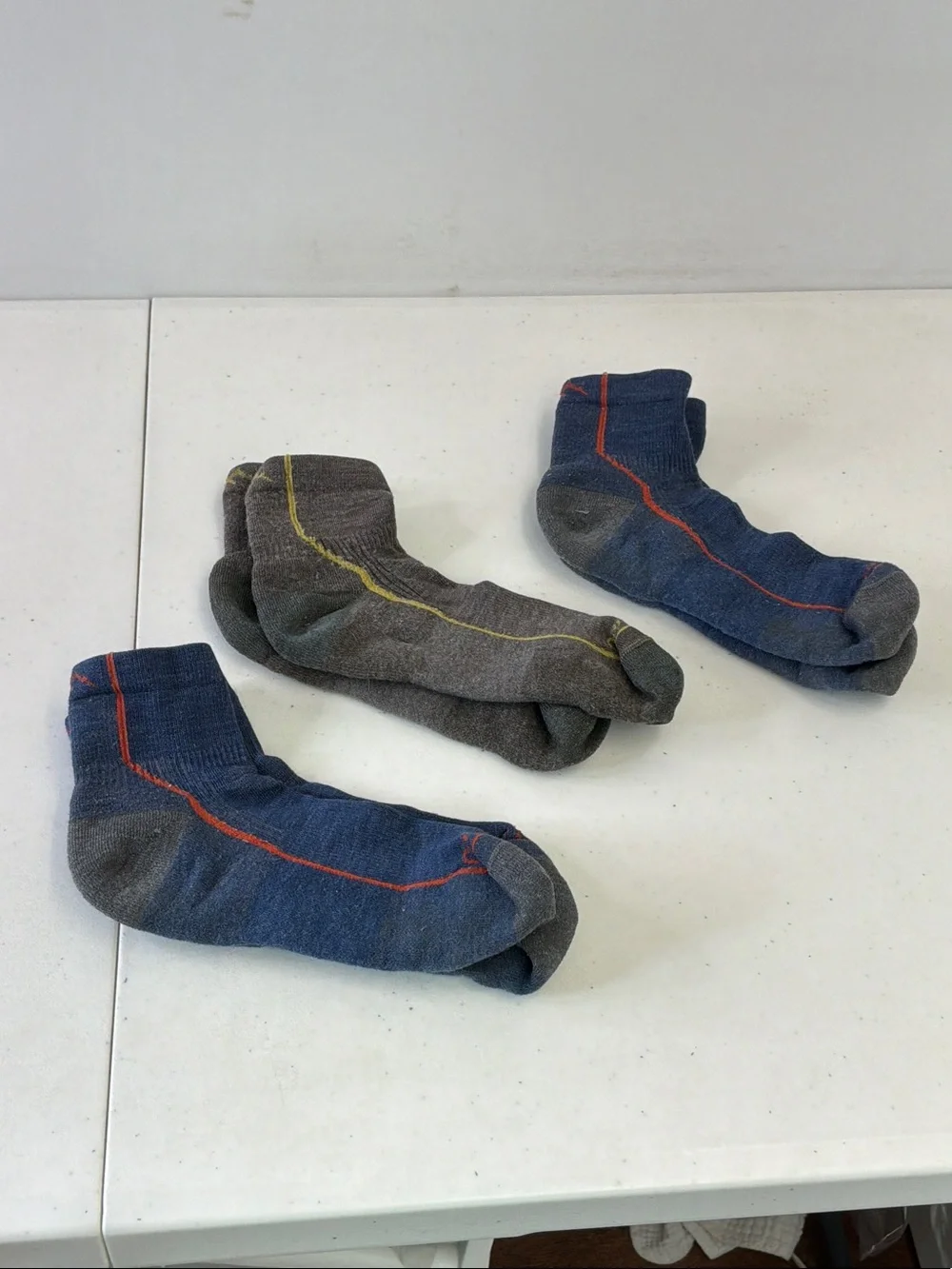 Darn Tough Lot of 3 Merino Sz M 1/4 socks
